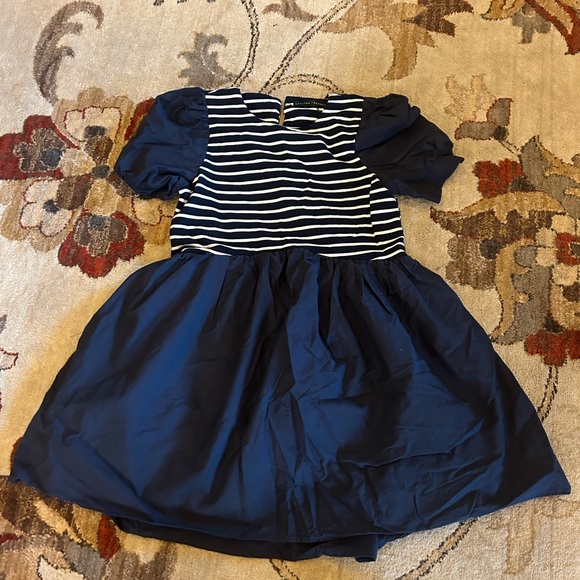 English Factory - Picture 1 of 2